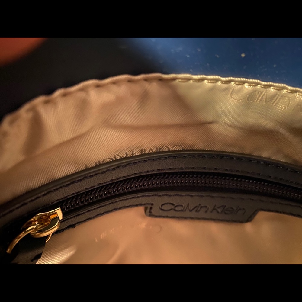 Calvin Klein Navy Crossbody bag - Picture 4 of 6